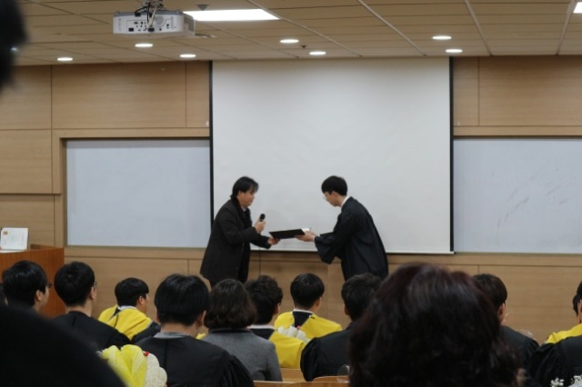 19학위수여식 (8).JPG