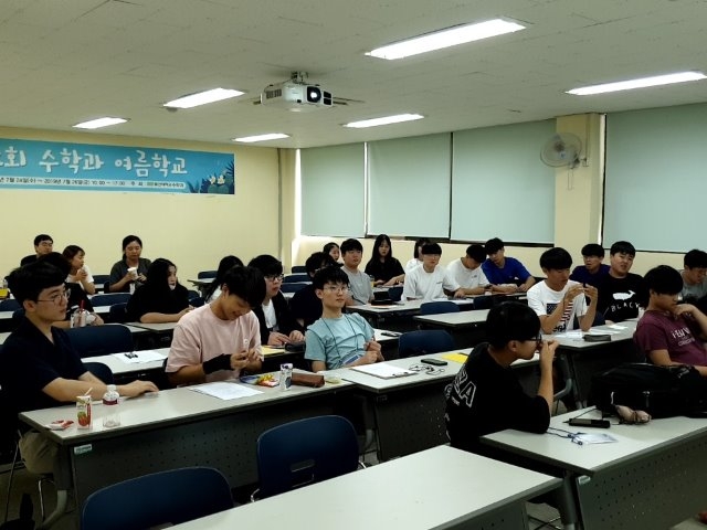 학과 소개 및 시설 투어 사진 (2).jpg