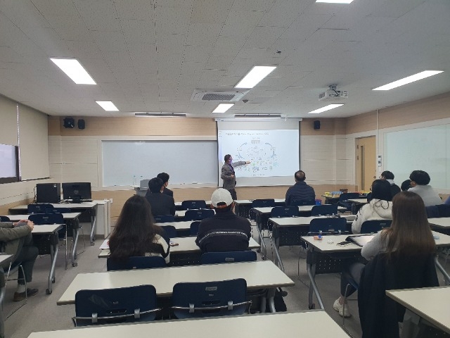 220331 수학과 콜로퀴움 6.jpg