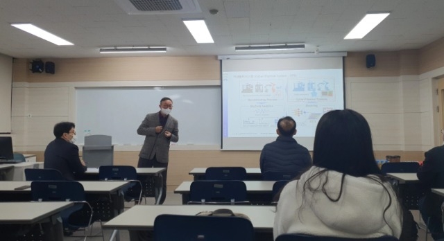 220331 수학과 콜로퀴움 9.jpg